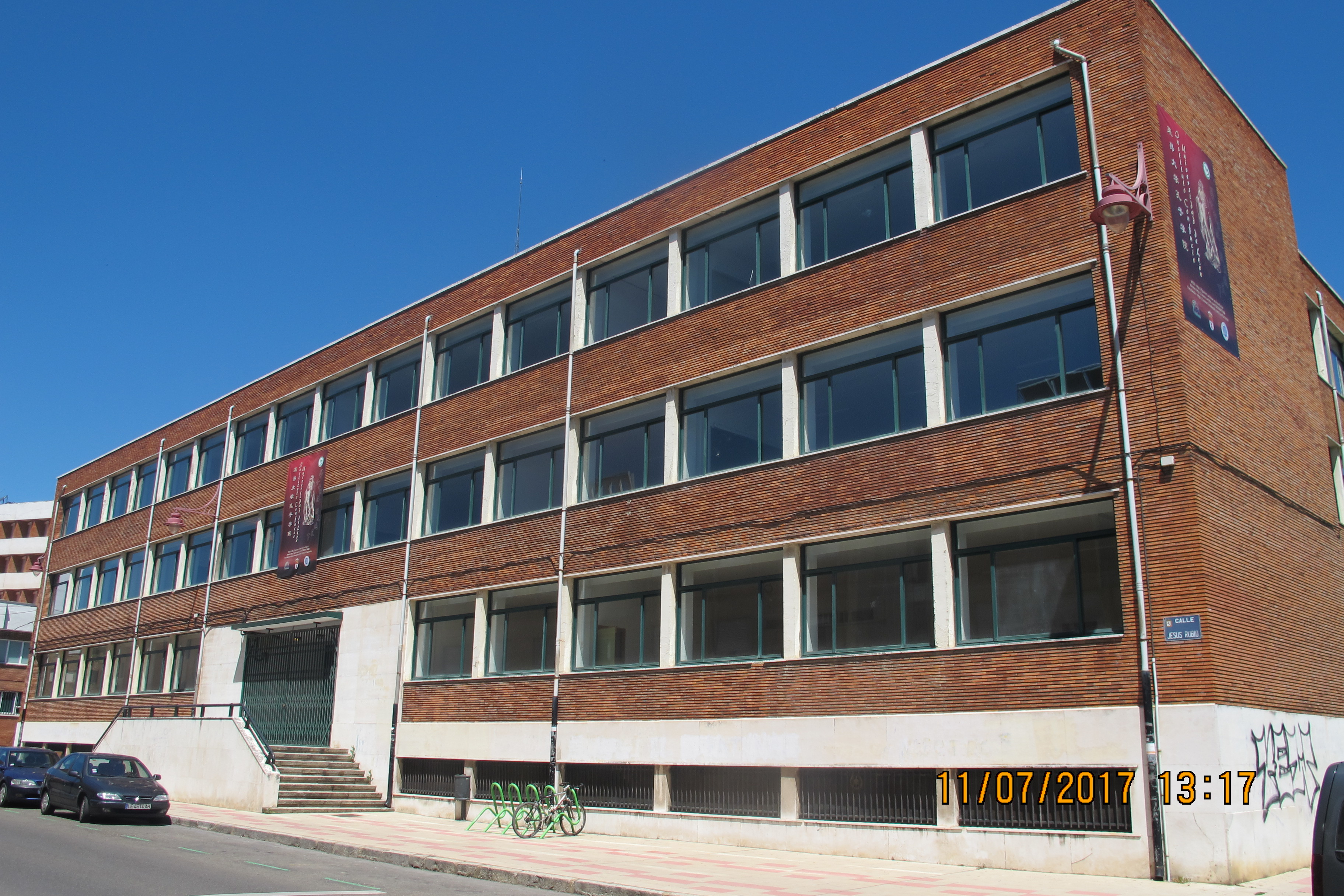 SUSTITUCIÓN DE CUBIERTA DEL EDIFICIO DE LA ANTIGUA ESCUELA DE MINAS (UNIVERSIDAD DE LEÓN)
